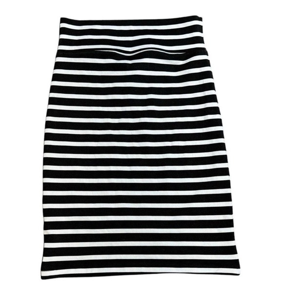 Soho Lady Los Angeles Grey Knee length Slim pencil Skirt Size Pl Stripe - Picture 1 of 8